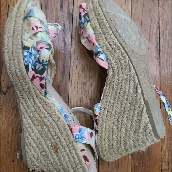 👠Montego Bay Floral Wedges Basket Weave White Pin - Picture 2 of 6
